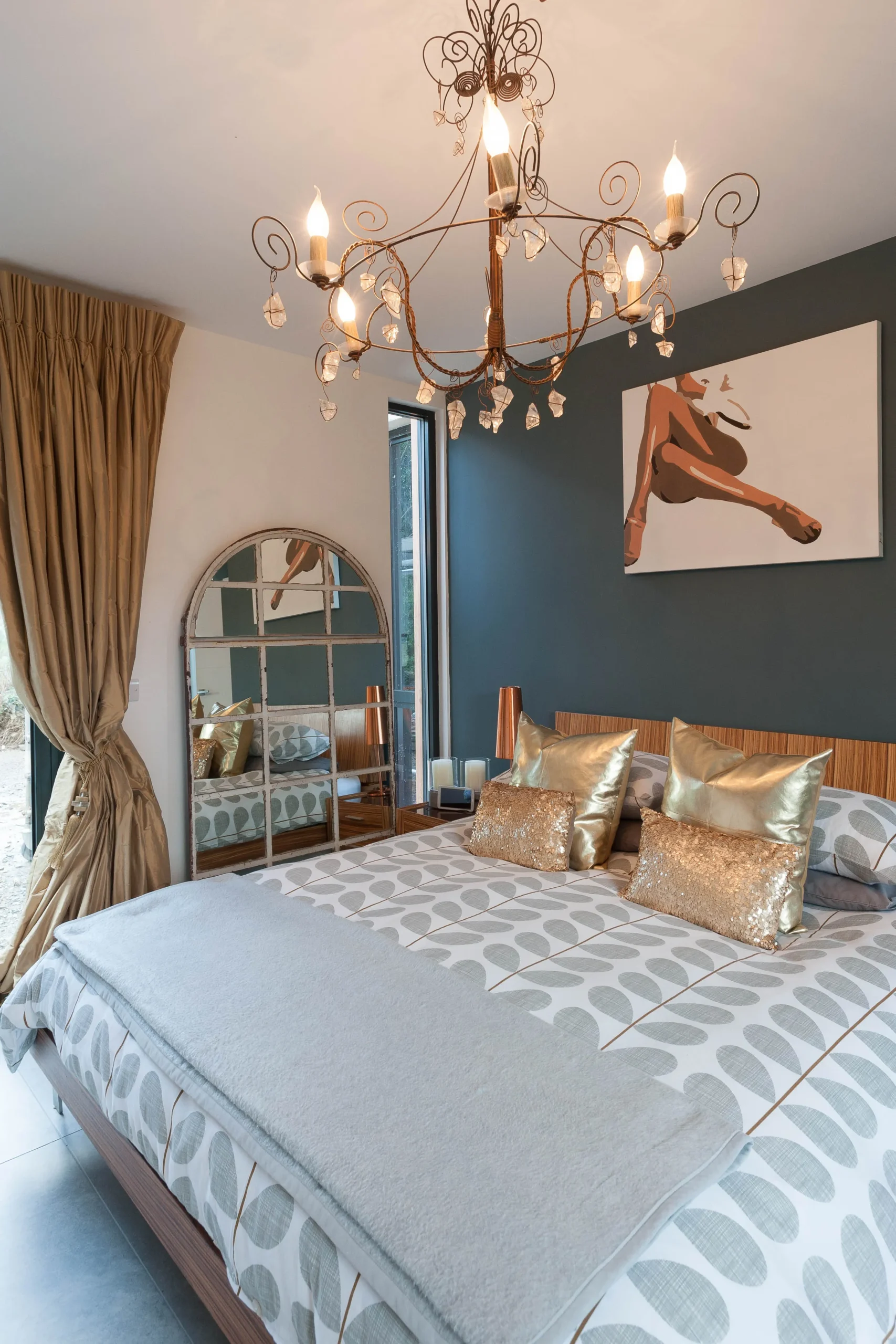 Guest bedroom