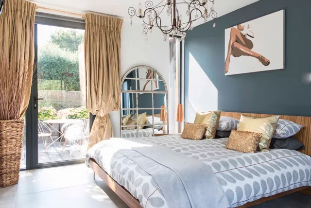 Guest bedroom
