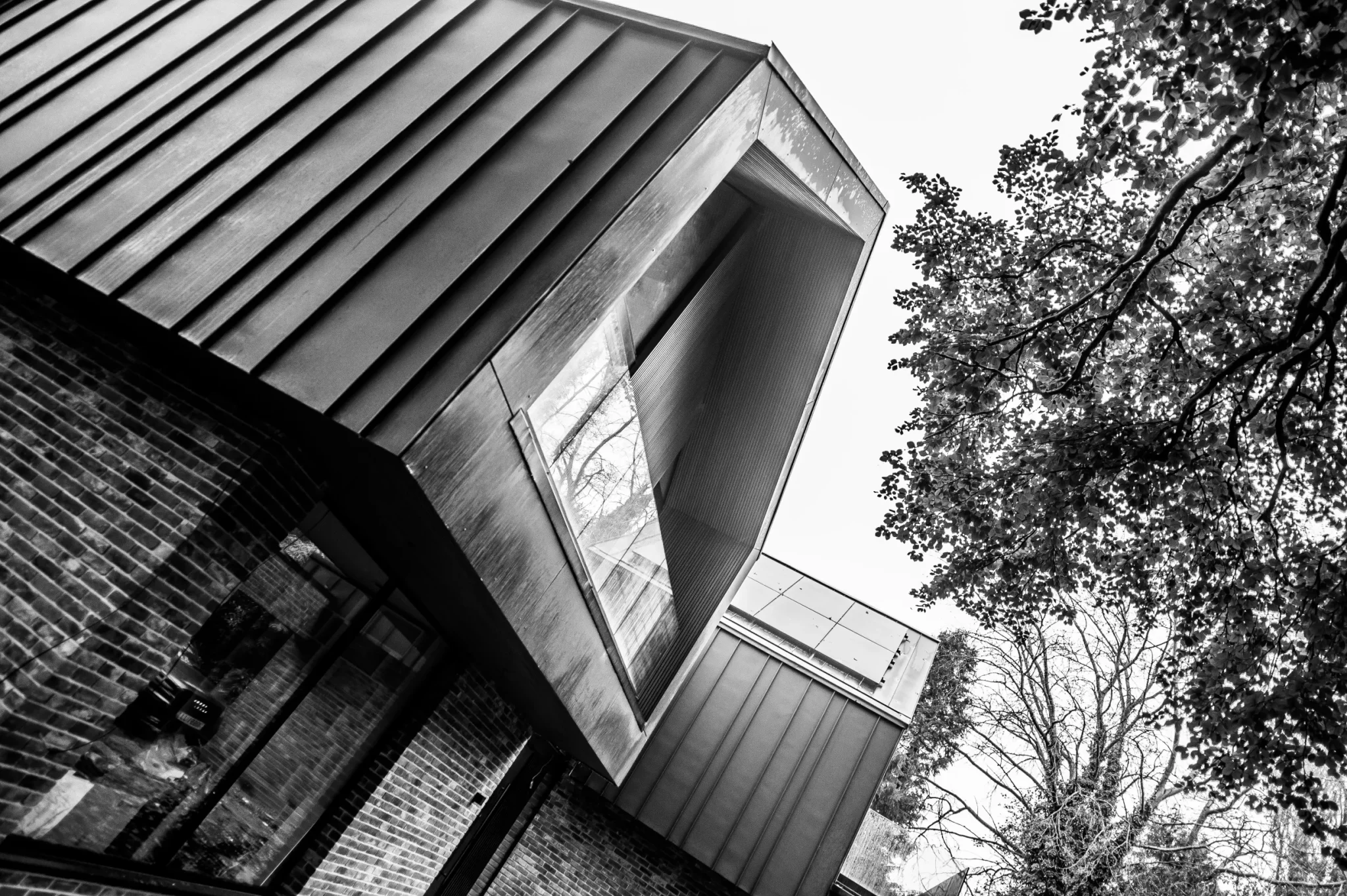 Studiogotz — View of the twin gable ends straddling the dwelling entrance