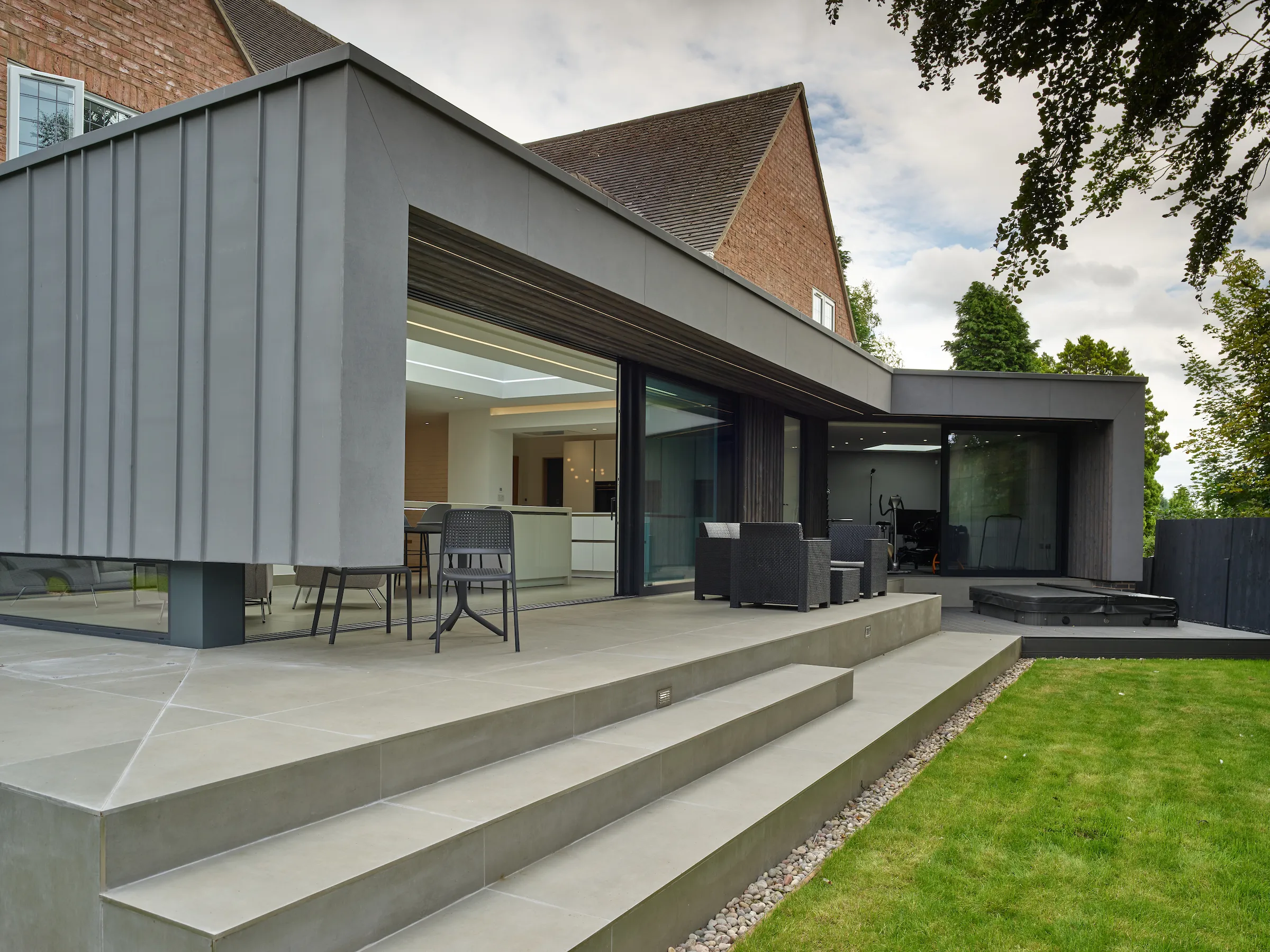 View of the rear extension folding in response to the shape of the garden.